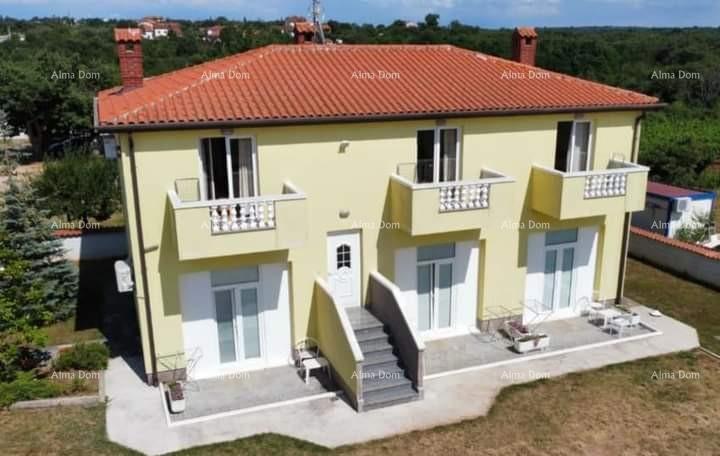 Umag. Lepa hiša s šestimi apartmaji.