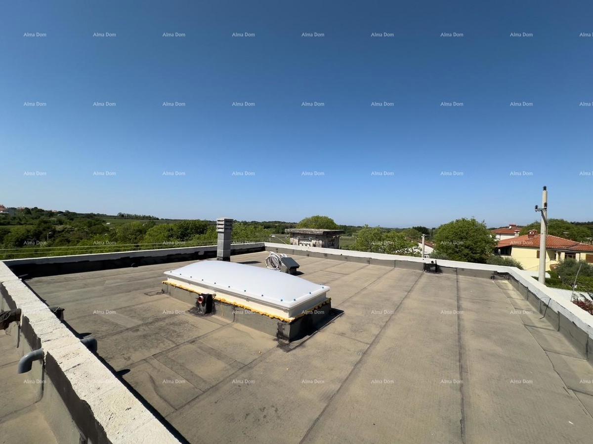 Umag.  Prodajemo dvojno hišo v fazi Roh Bau.