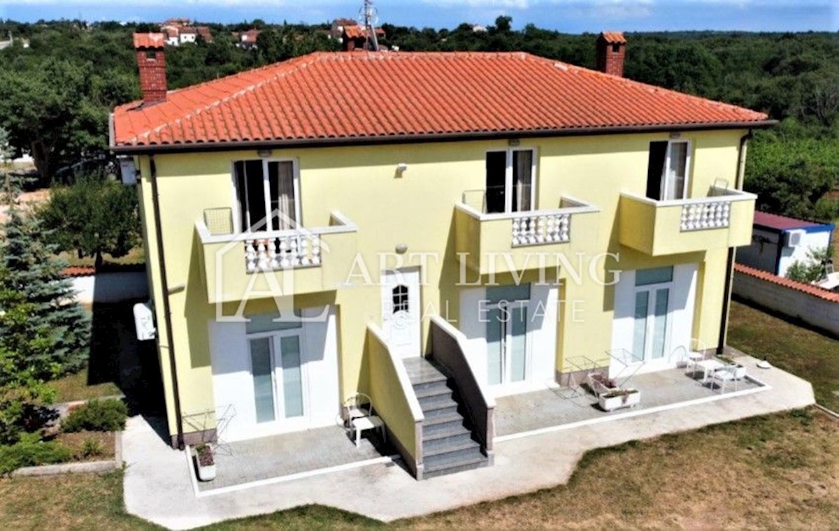 Umag-okolica, apartmajska hiša s prostornim vrtom 667 m2