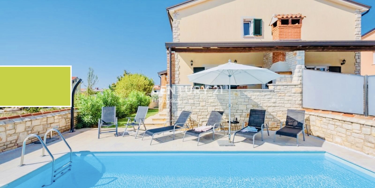 UMAG, OKOLICA, DVOJNA HIŠA SAMO 150 METROV OD PLAŽE IN MORJA