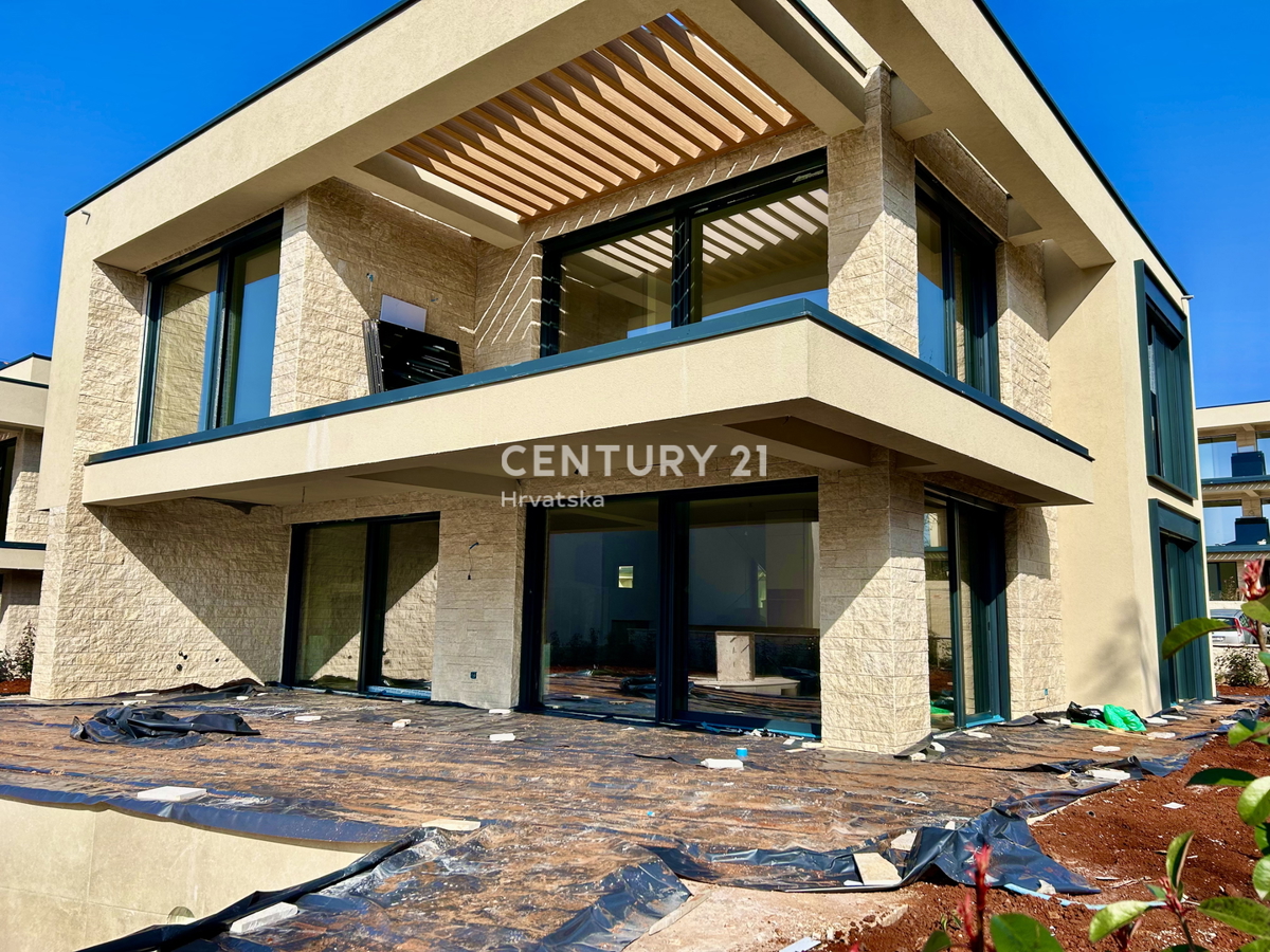 UMAG, VILA SAMO 150 METROV OD PLAŽE IN MORJA