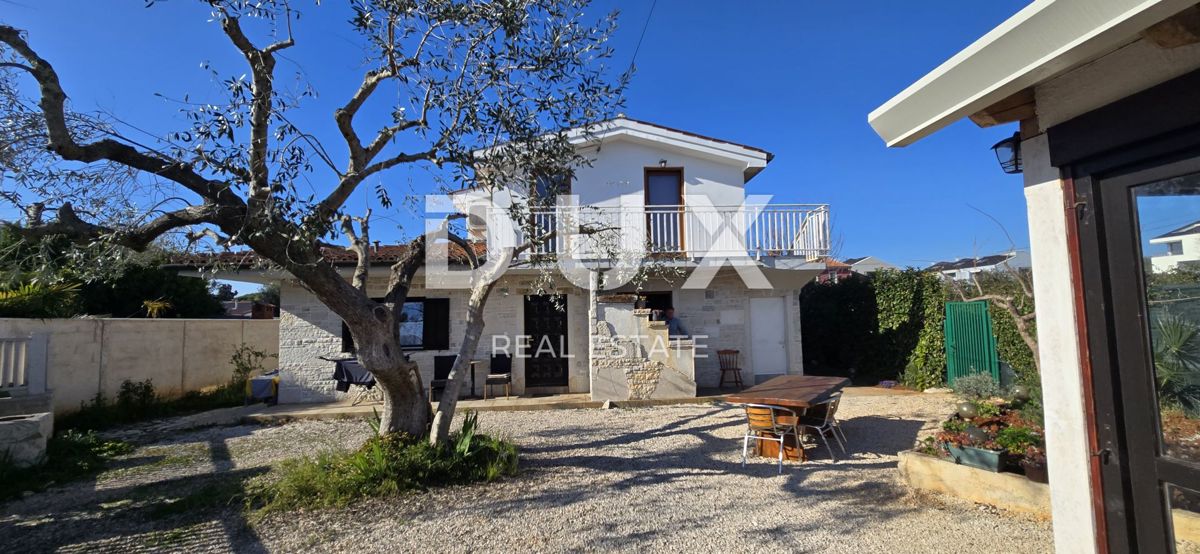 ISTRA, UMAG - Obnovljena kamnita hiša s 4 enotami, le 200 m od morja!