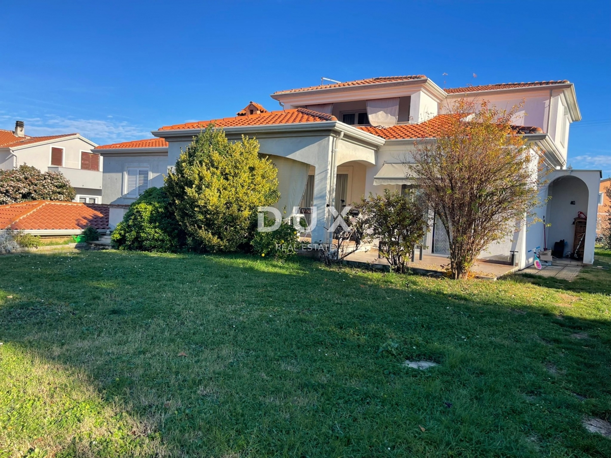 ISTRA, UMAG - Samostojna hiša z dvema ločenima stanovanjema, garažo in vrtom