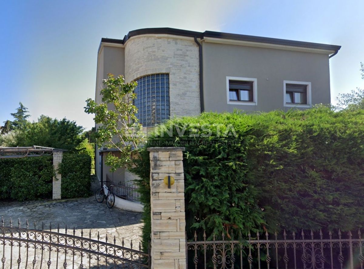 Umag, urejena vila na ekskluzivni lokaciji blizu morja