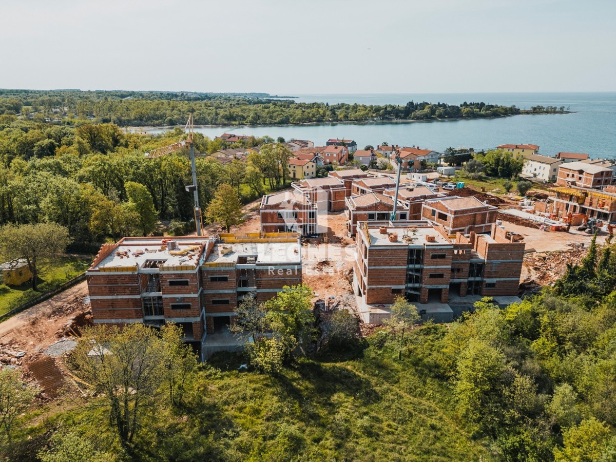 Moderna vila z bazenom 200 m od morja v bližini Umaga