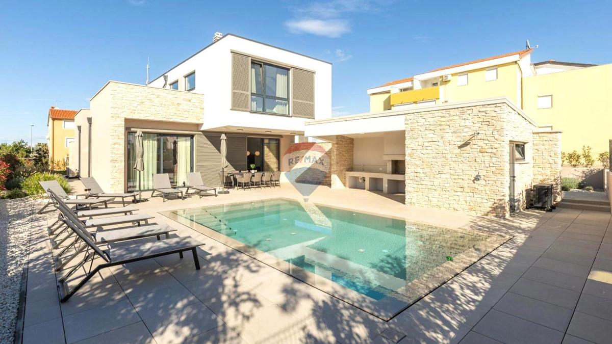 Istra, Umag – Luksuzna Vila s 5 Spalnicami