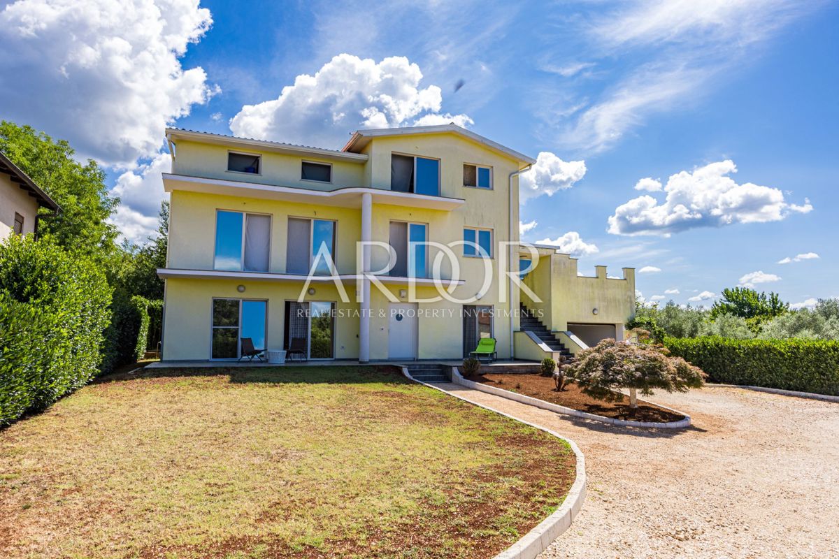 Hiša Umag, 380m2
